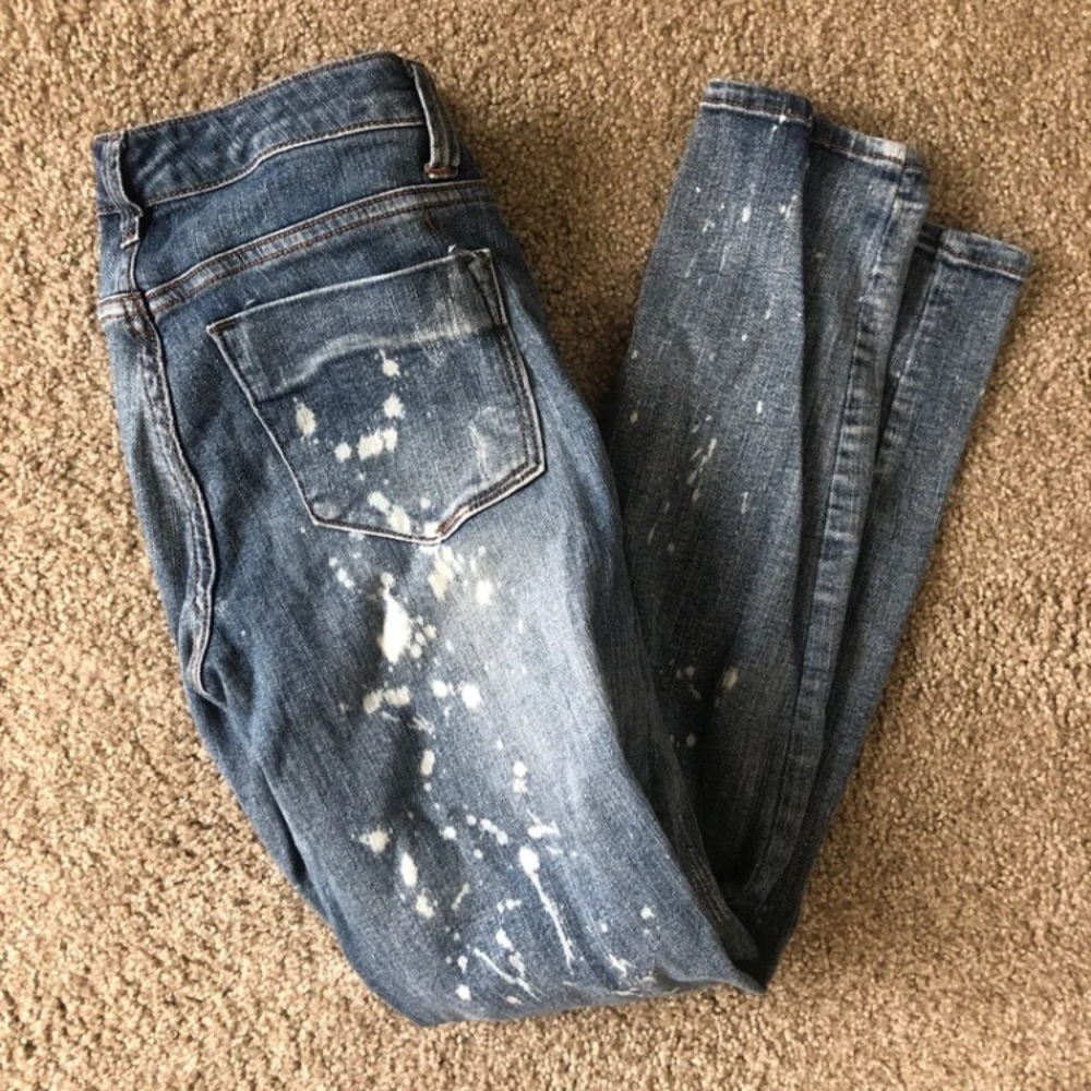 Distressed Women’s Jeans